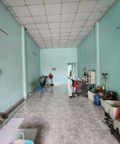 CẦN BÁN NHÀ MẶT TIỀN ĐƯỜNG NHỰA - VỊ TRÍ ĐẮC ĐỊA TẠI LONG AN!