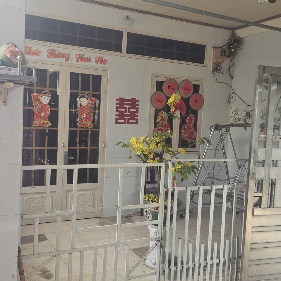 🎁  CỰC GẤP - BÁN NHANH CĂN NHÀ GẦN KCN SÓNG THẦN - DĨ AN , BÌNH DƯƠNG 🏩